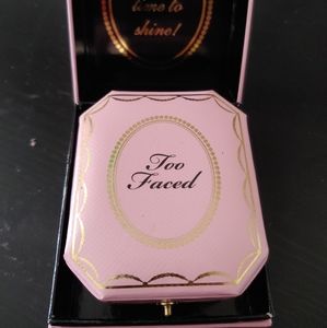 Too faced gem highliter